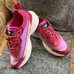 Valentino Garavani V-Logo SheGoes Pink Low Top Sneakers Sz 40